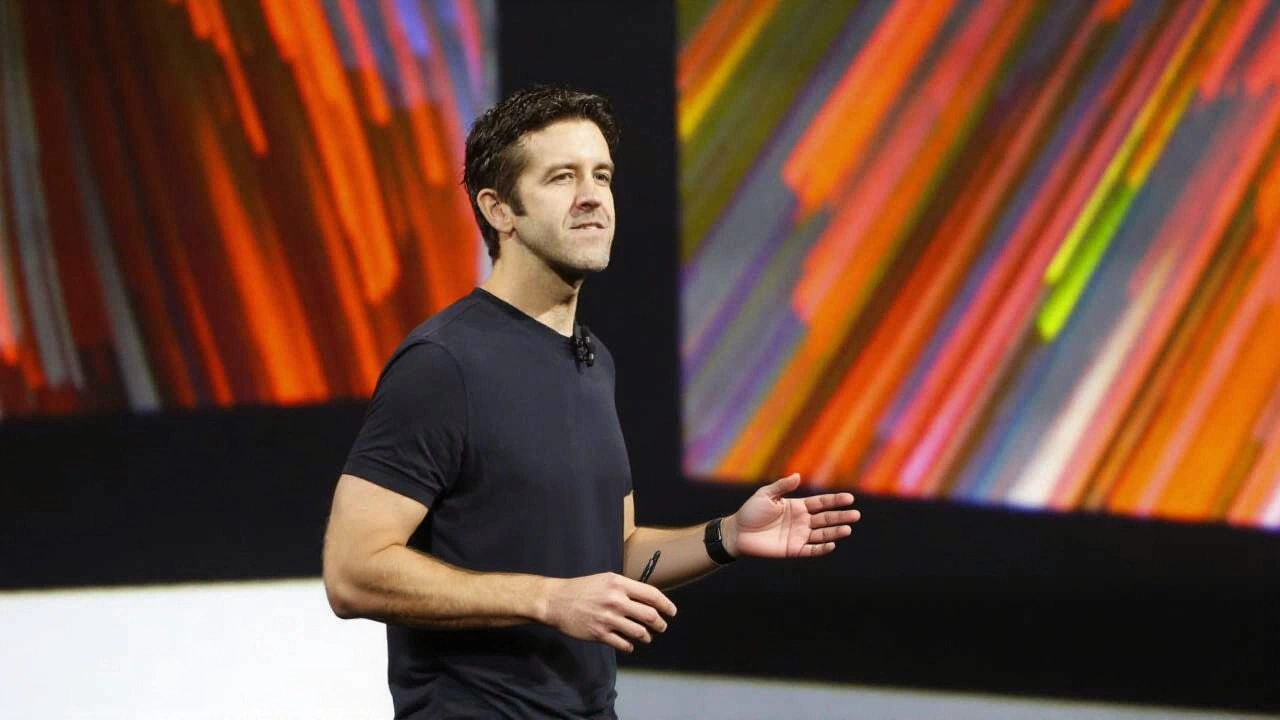 Apple готовится к смене лидера: Джон Тернус — фаворит на пост генерального директора