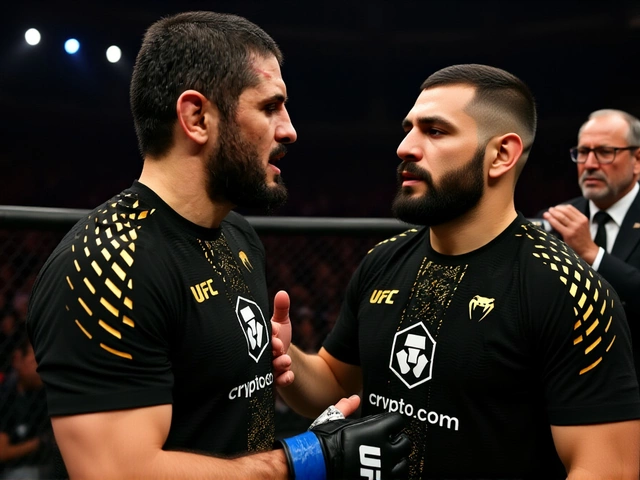 Ислам Махачев стал первым россиянином с двумя поясами UFC, победив Делла Маддалену